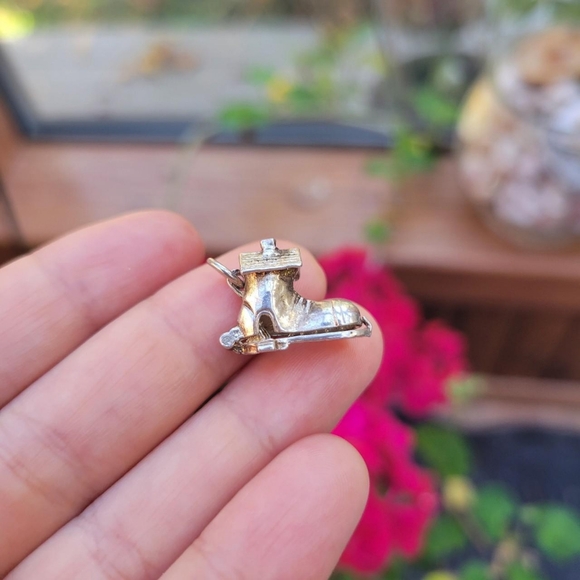 Vintage Antique Solid 925 Sterling Silver Nursery Rhyme Shoe Boot Charm - Picture 3 of 16